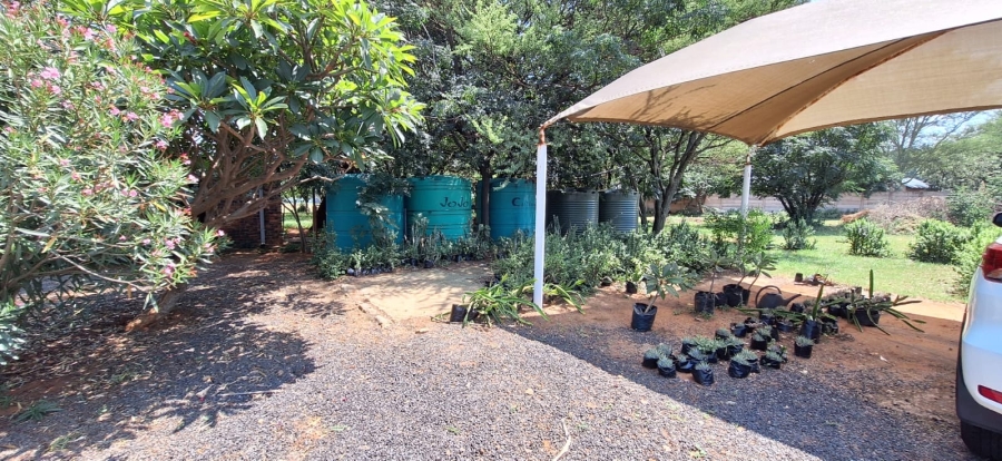 6 Bedroom Property for Sale in Hartbeespoort Rural North West